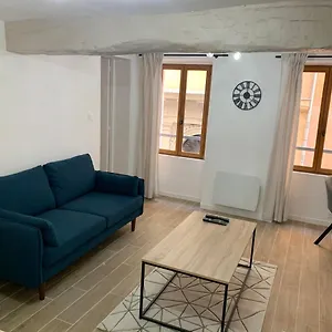 Chez Tom - Au Pied Des Musees Apartment