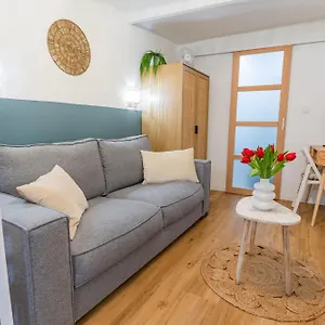 Cozy Centre Avec Parking Apartment